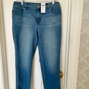 Chico’s platinum cropped jeans, size 1, new with tags! Inseam 24” & waist 35”.